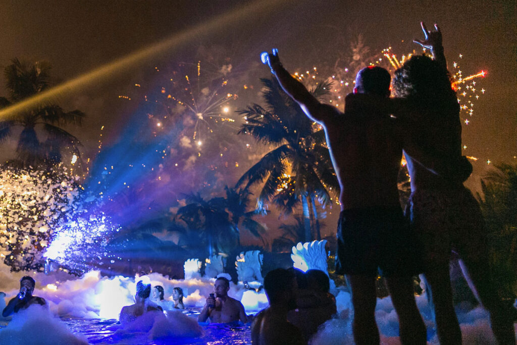Azul-Beach-Club-presents-New-Years-Eve-Foam-Party